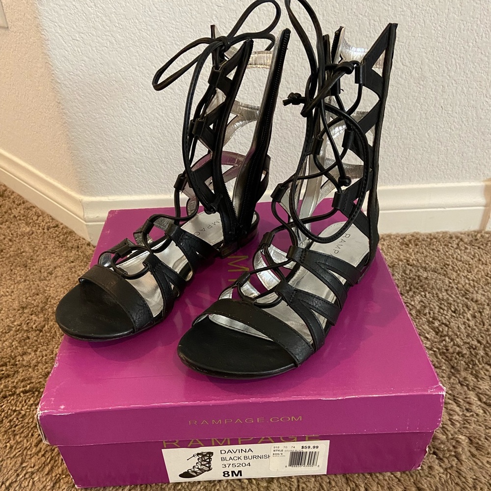 RAMPAGE black gladiator sandals size 8